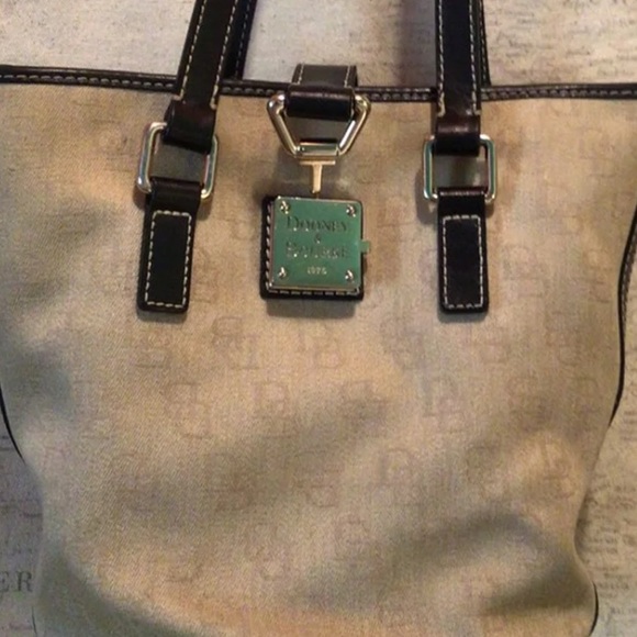 Dooney & Bourke Handbags - Dooney & Bourke Women’s Signature Bucket Tote Bag